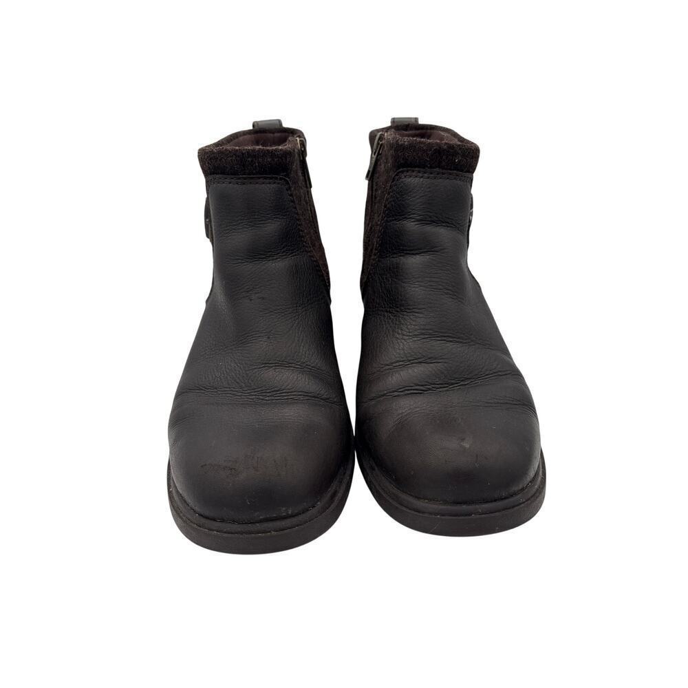 Women’s UGG Size 9 Leather Buckle Dark Brown Ankle Boots